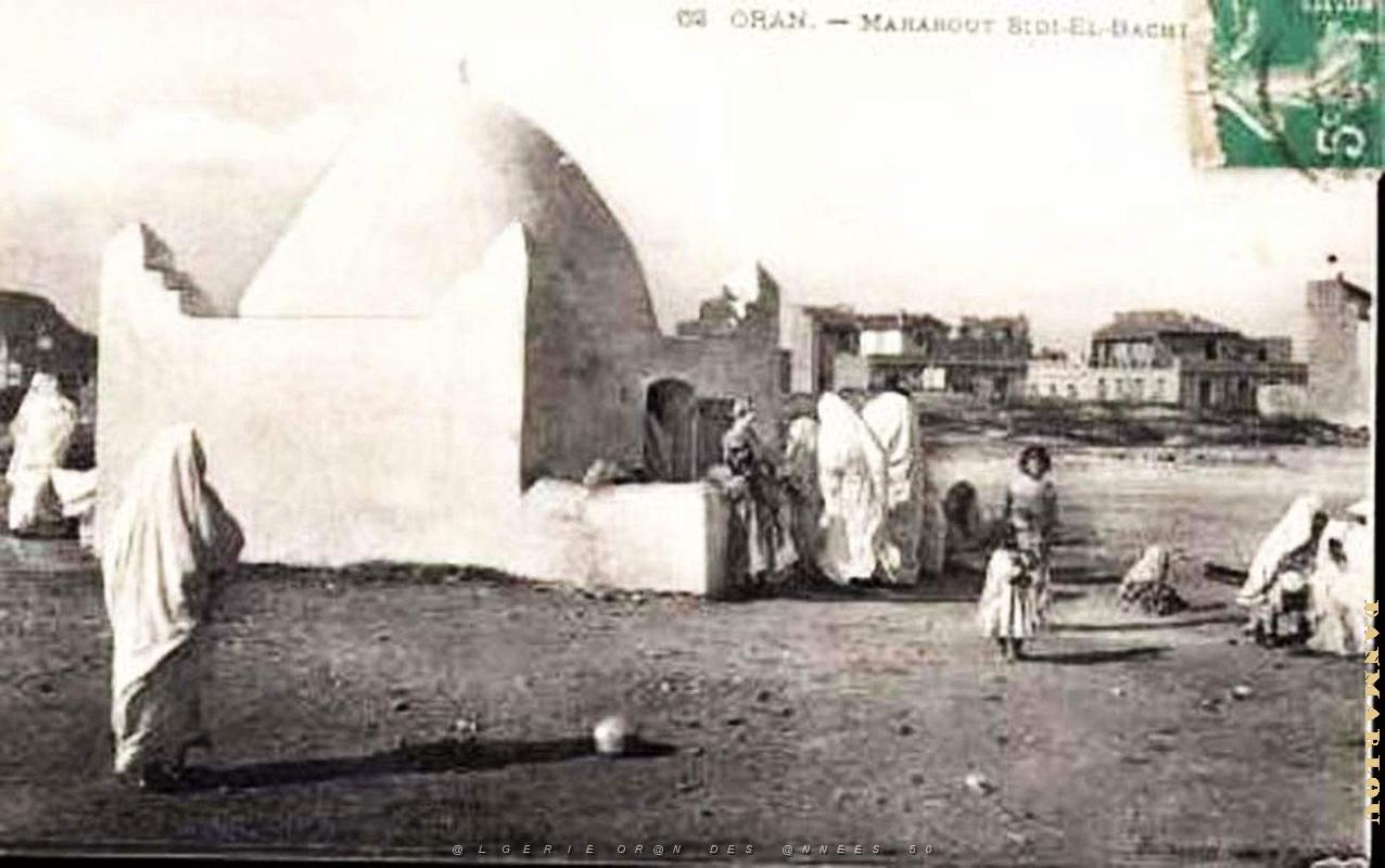 CA a- 071- Village negre.jpg